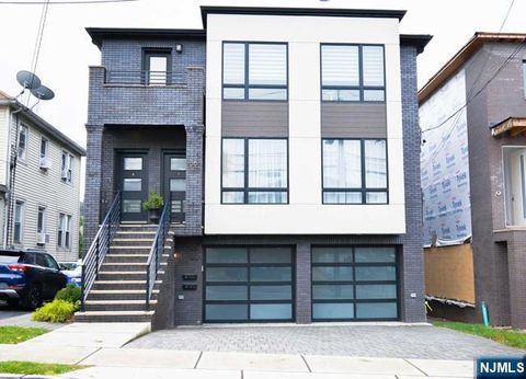 Photo of 56 W Ruby Ave #2FL, Palisades Park, NJ 07650 (MLS # 26016426)