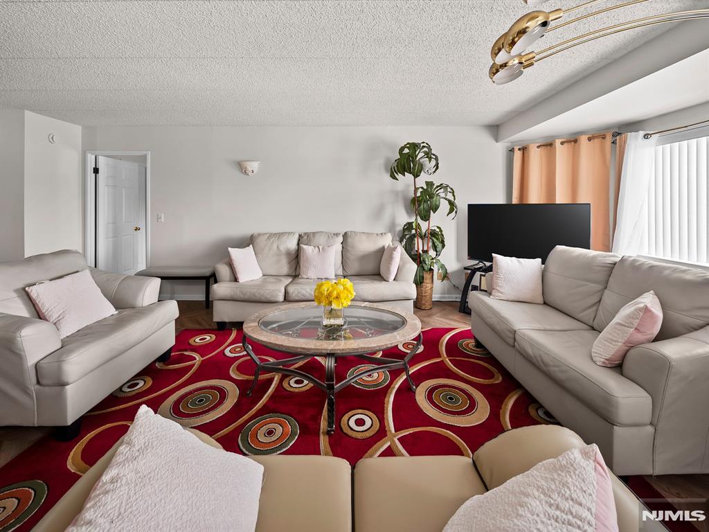 290 Anderson Street 5D