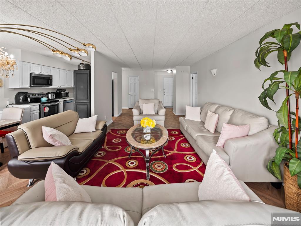 290 Anderson Street 5D