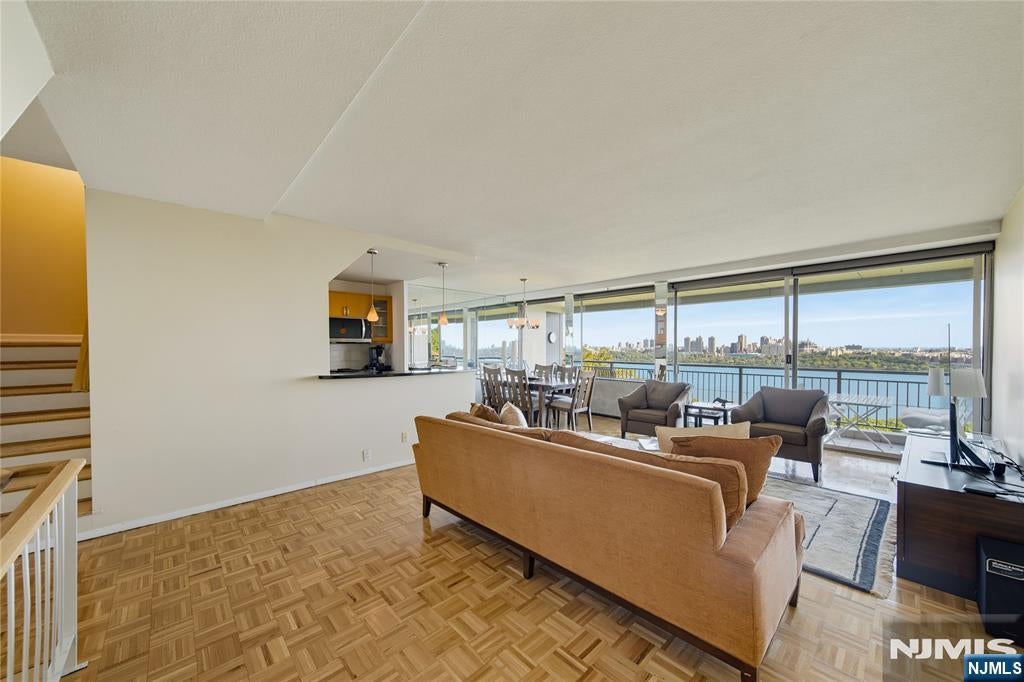 4 Horizon Road 628