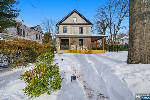 Photo of 75 Highwood Ave, Tenafly, NJ 07670 (MLS # 26002826)