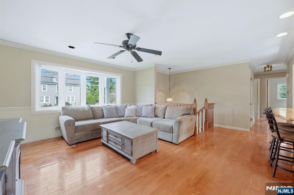 453 Warwick Turnpike