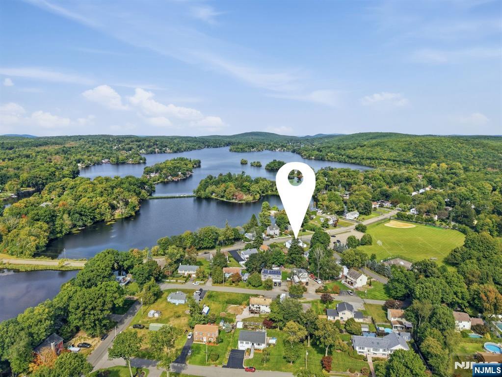 453 Warwick Turnpike