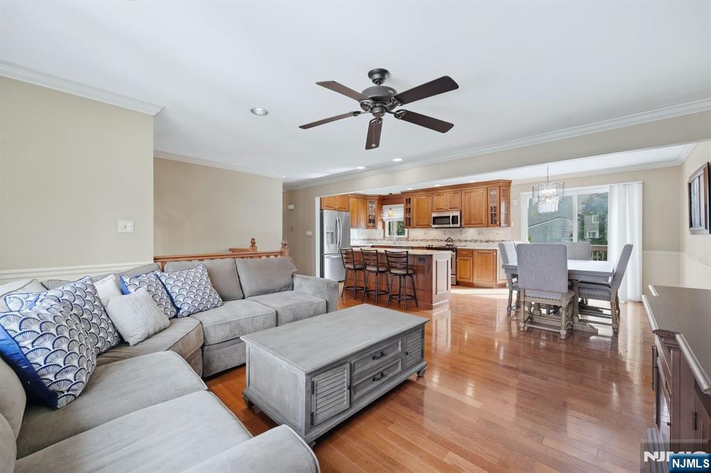 453 Warwick Turnpike