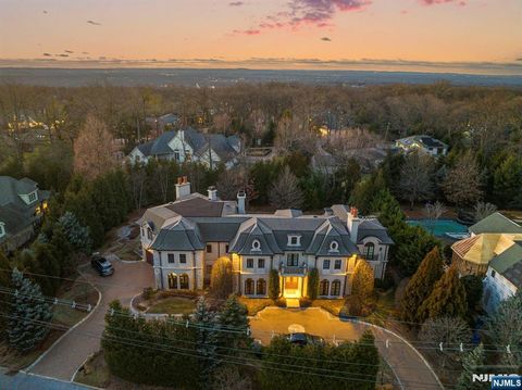 78 Roberts Road, Englewood Cliffs, NJ 07632 - MLS#: 25005187