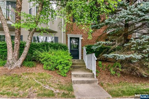 Photo of 2055 Charles Ct, Mahwah, NJ 07430 (MLS # 26017821)