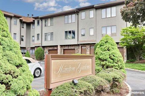 Photo of 290 Hamilton Place #4, Hackensack, NJ 07601 (MLS # 26019486)