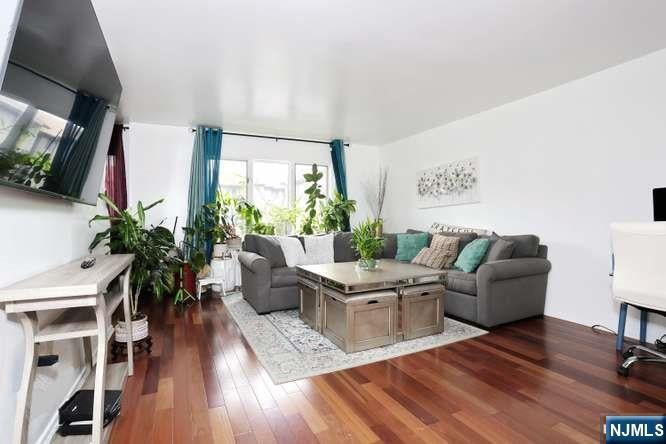 290 Hamilton Place 4