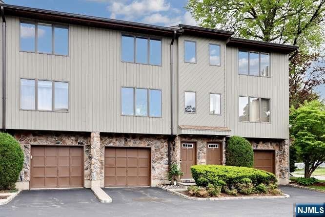 290 Hamilton Place 4