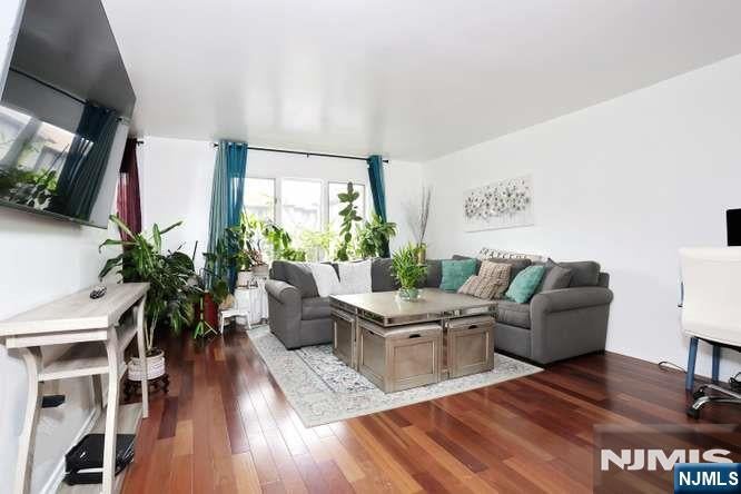 290 Hamilton Place 4