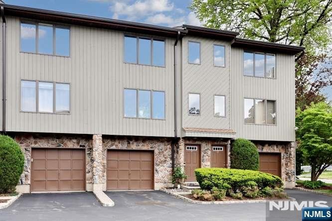 290 Hamilton Place 4