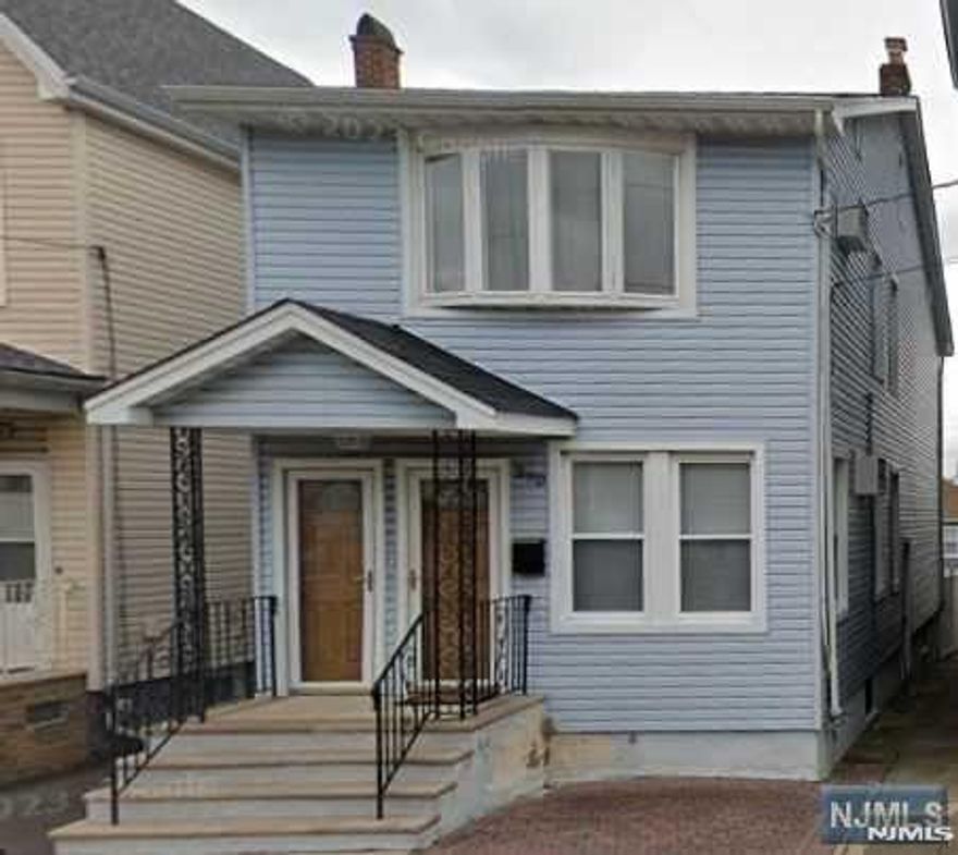 Located in the central location of town, close to everything, including to NYC bus stop only two blocks away! This first floor 1 bedroom apartment with access to balcony offers rare and sought after amenities such as a parking space and laundry in basement.