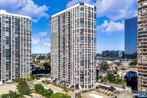Photo of 200 Old Palisade Road #23B, Fort Lee, NJ 07024 (MLS # 26015609)