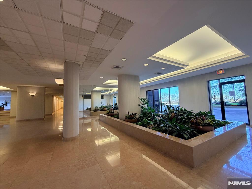 200 Winston Drive 1014