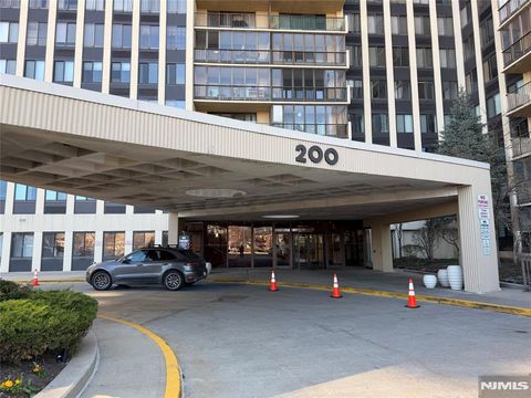 200 Winston Drive 1014 Cliffside Park NJ 07010