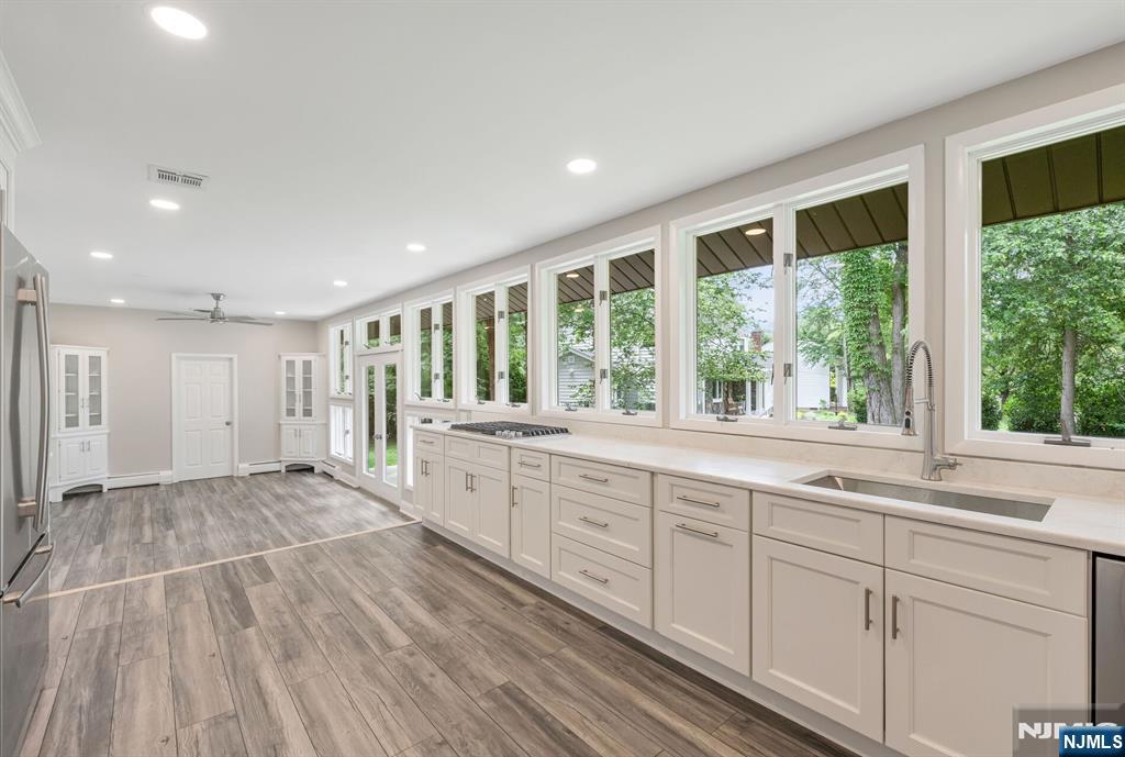 39 Edgewood Avenue