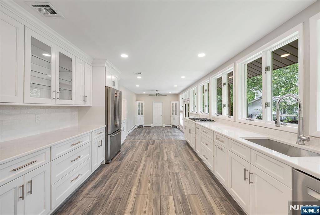 39 Edgewood Avenue