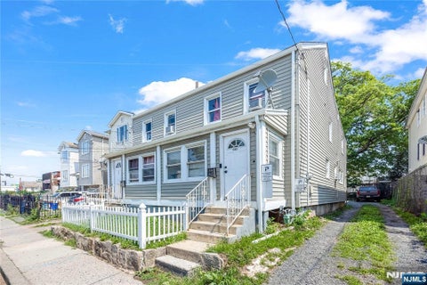 Photo of 10831085 Magnolia Avenue, Elizabeth, NJ 07201 (MLS # 26026634)