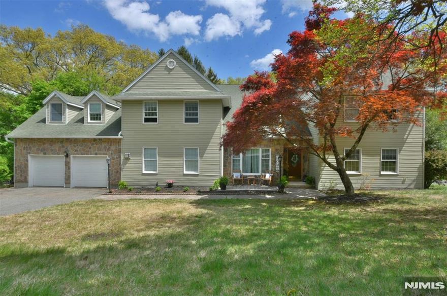 Welcome home and welcome to Kinnelon! Your search is over, because this beautiful home has everything you've been searching for and more, along with a top rated school system. This gorgeous 6 bedroom, 5 bath home boasts a large living room, separate formal dining room, eat in kitchen with walkout to the backyard, separate living area with bonus room and 3 bedrooms on the first level, all handicap accessible, a full finished basement with newer full bath, perfect for entertaining and overnight guests, but we're not done...the 2nd floor has 3 additional nicely sized bedrooms and an additional bonus room overlooking the 1st level. This home offers so much space, you have to see it to believe it. Tons of storage, primary bedroom with bath and walk in closet. Fenced in yard on a level lot, close to transportation, parks, schools, bus system and highways. 25 minutes to NYC...Move in ready...full house generator...go and pack and get ready to make this beauty on White Birch Terrace ALL YOURS! WELCOME TO THE NEIGHBORHOOD!