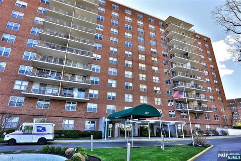 Photo of 301 Beech Street #2F, Hackensack, NJ 07601 (MLS # 26011575)