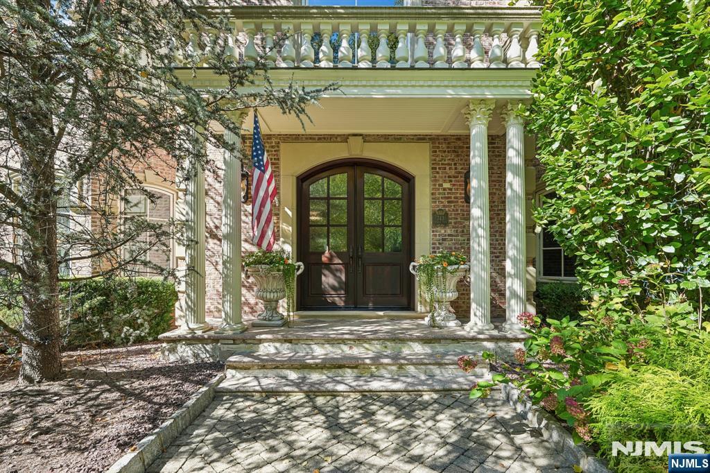 Homes for Sale in Northern NJ | ThisIsRiverEdge.com 743 Peach Tree Lane