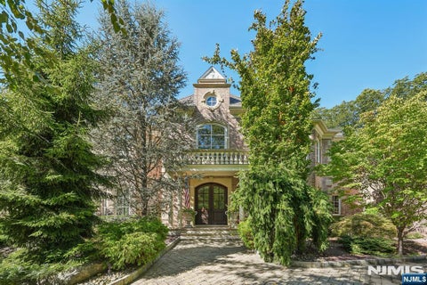 Photo of 743 Peach Tree Lane, Franklin Lakes, NJ 07417 (MLS # 26037602)