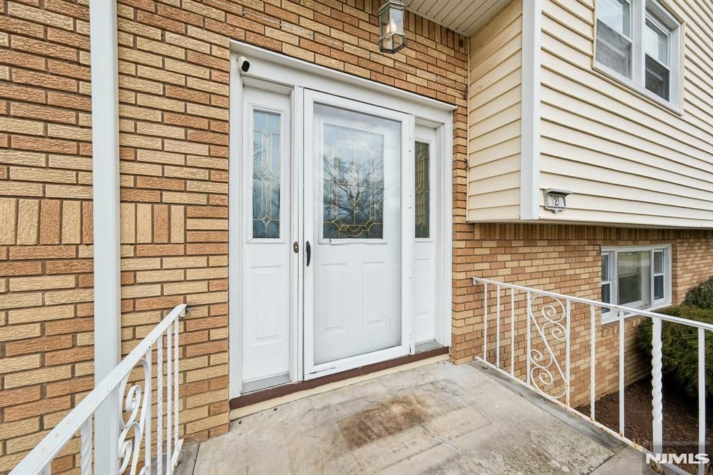 Photo of 2 Caryn Place, Fairfield, NJ 07004 (MLS # 26008766)