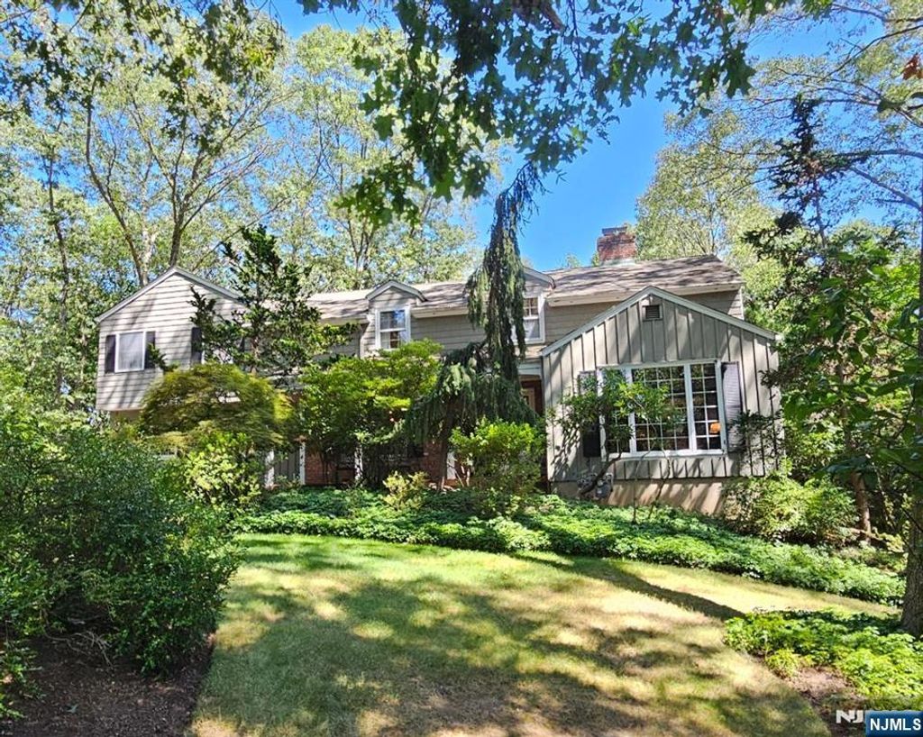 Photo of 72 Rose Avenue, Woodcliff Lake, NJ 07677 (MLS # 25028098)