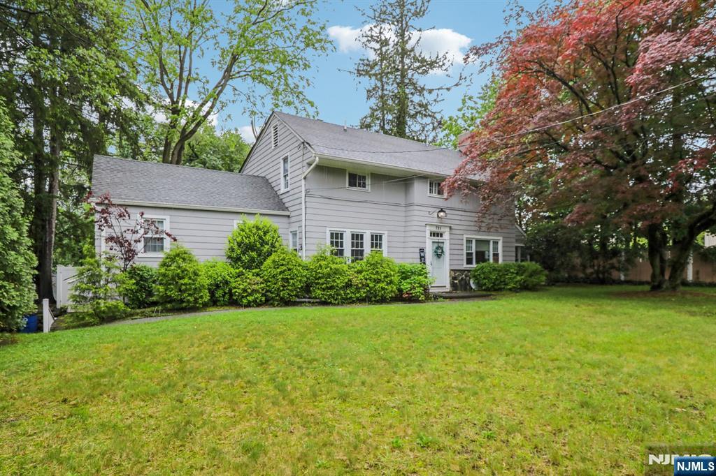785 Ridgewood Road