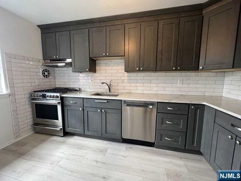 Photo of 380 Knickerbocker #2E, Dumont, NJ 07628 (MLS # 25038745) Photo of 380 Knickerbocker #2E, Dumont, NJ 07628 (MLS # 25038745)