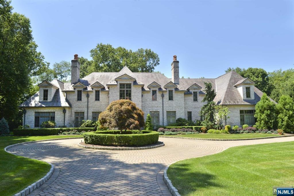 10 Alford Drive, Saddle River, New Jersey - 7 Bedrooms  
10 Bathrooms  
15 Rooms - 