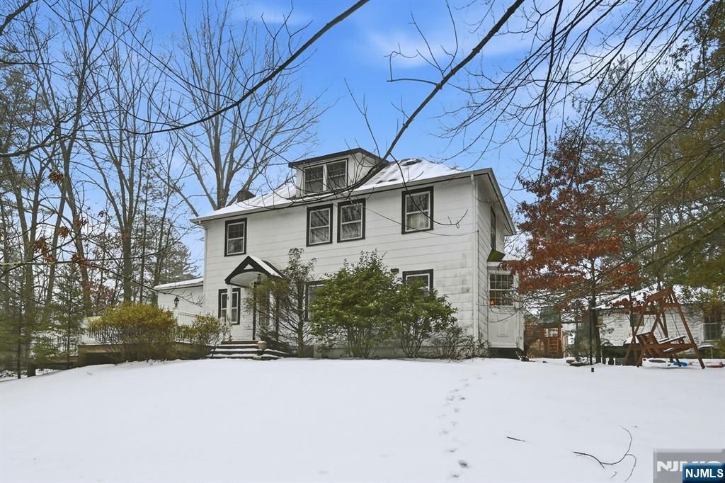 Photo of 72 Fremont Avenue, Park Ridge, NJ 07656 (MLS # 26000763)