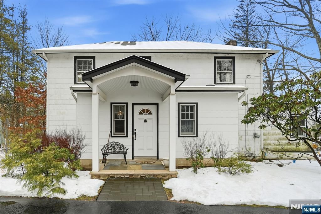 Photo of 72 Fremont Avenue, Park Ridge, NJ 07656 (MLS # 26000763)