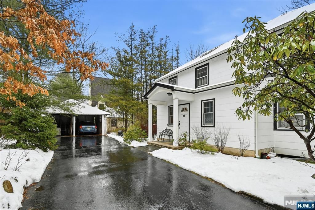 Photo of 72 Fremont Avenue, Park Ridge, NJ 07656 (MLS # 26000763)