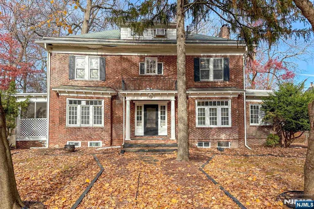 Property for Sale at 10 Whittier Avenue, Trenton, New Jersey - Bedrooms: 5 
Bathrooms: 4 
Rooms: 9  - $449,000