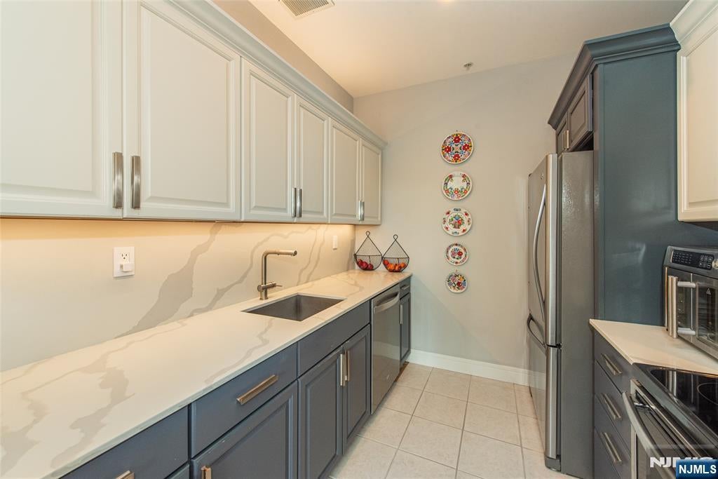 280 Main Street 103
