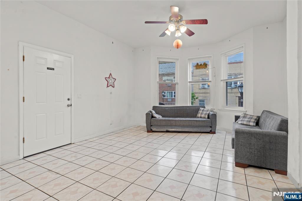 73 Anderson Avenue