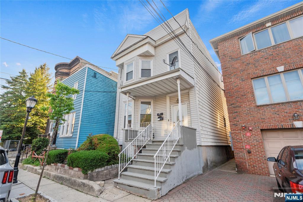 73 Anderson Avenue