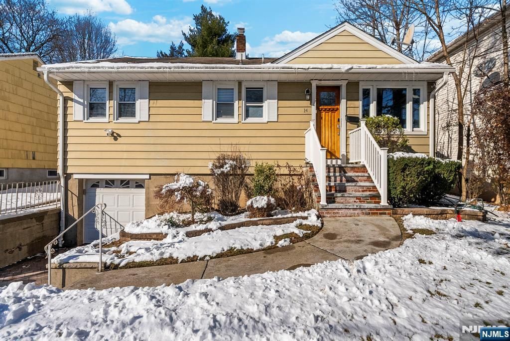 Photo of 14 Weeks Court, Clifton, NJ 07013 (MLS # 25043509)