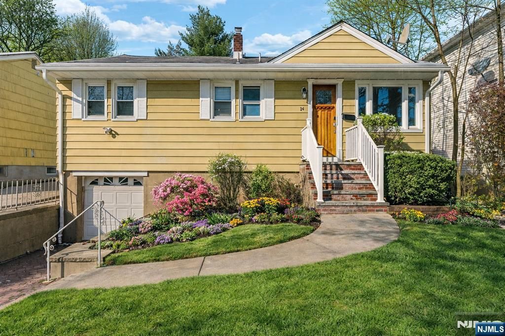 Photo of 14 Weeks Court, Clifton, NJ 07013 (MLS # 25043509)