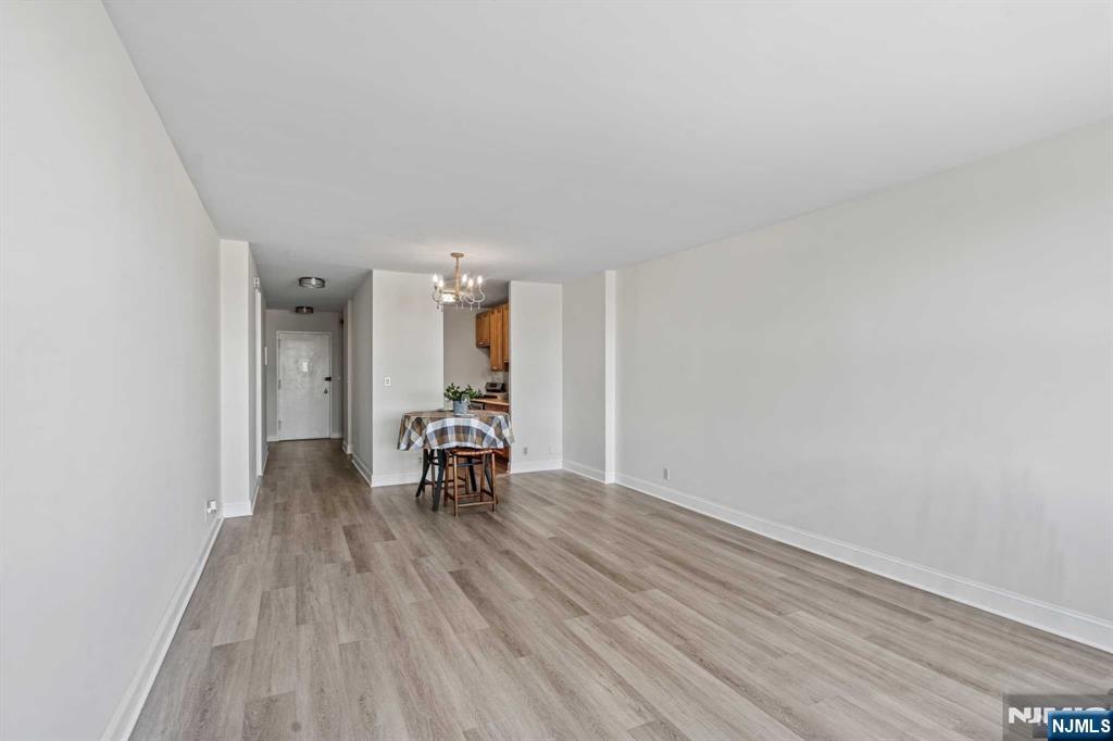 7002 Boulevard East 8C