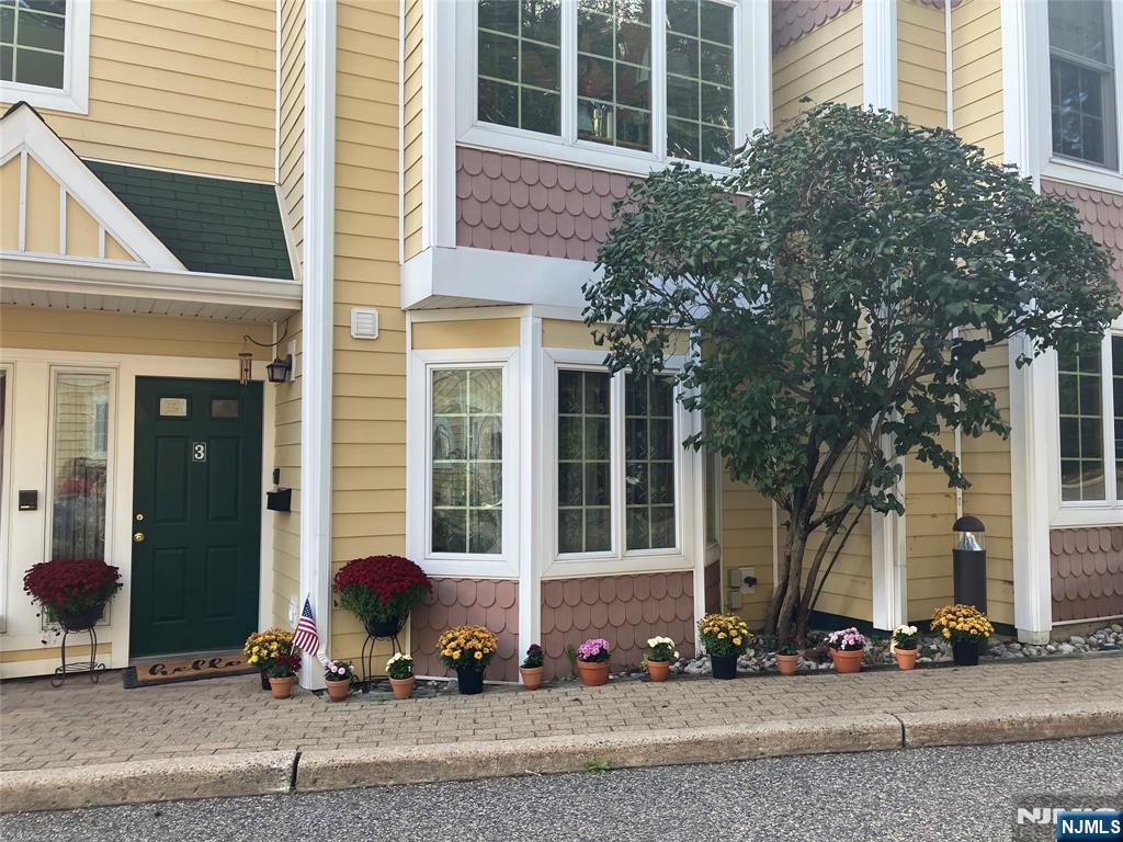 51 N Mountain Avenue 3