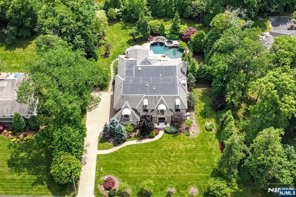 Photo of 70 Oak Drive, Upper Saddle River, NJ 07458 (MLS # 25016421)