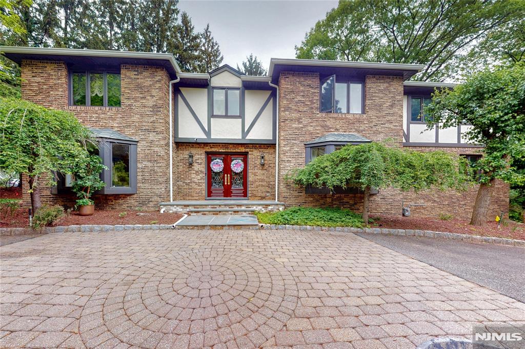 69 Knollwood Road