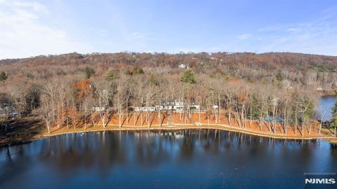 940 Loch Road Franklin Lakes NJ 07417