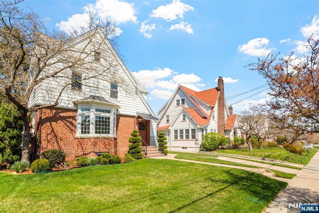 Photo of 146 Irving Place, Rutherford, NJ 07070 (MLS # 26013996)