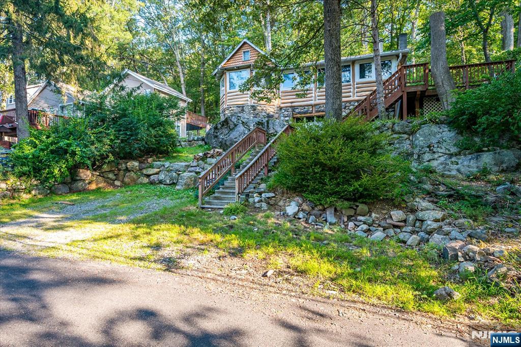 17 Pheasant Lane