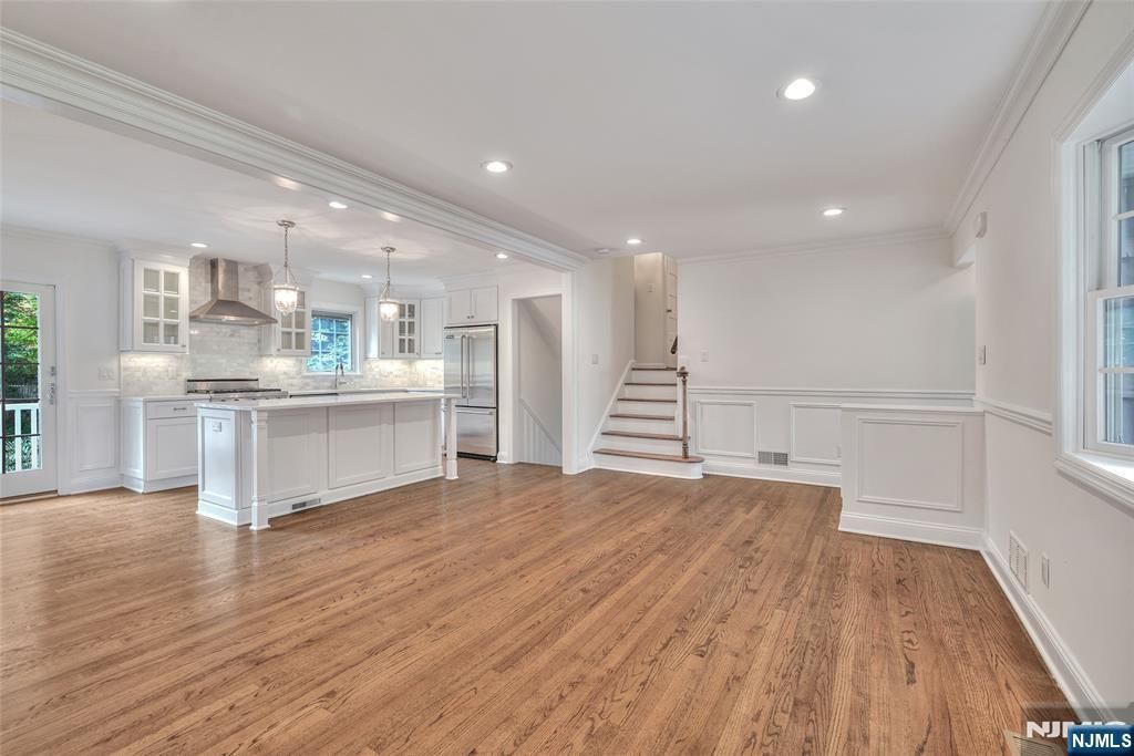 Photo of 48 Oak Drive, Roseland, NJ 07068 (MLS # 25039287)