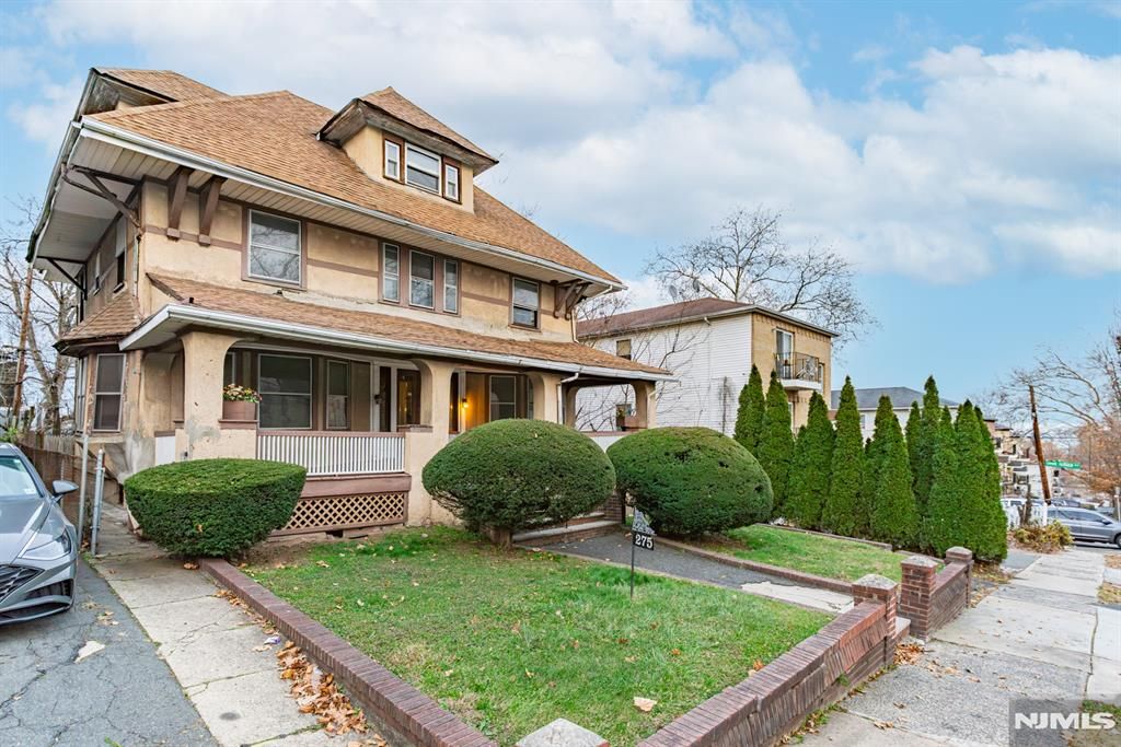 Photo of 277 Meeker Avenue, Newark, NJ 07112 (MLS # 25042829)