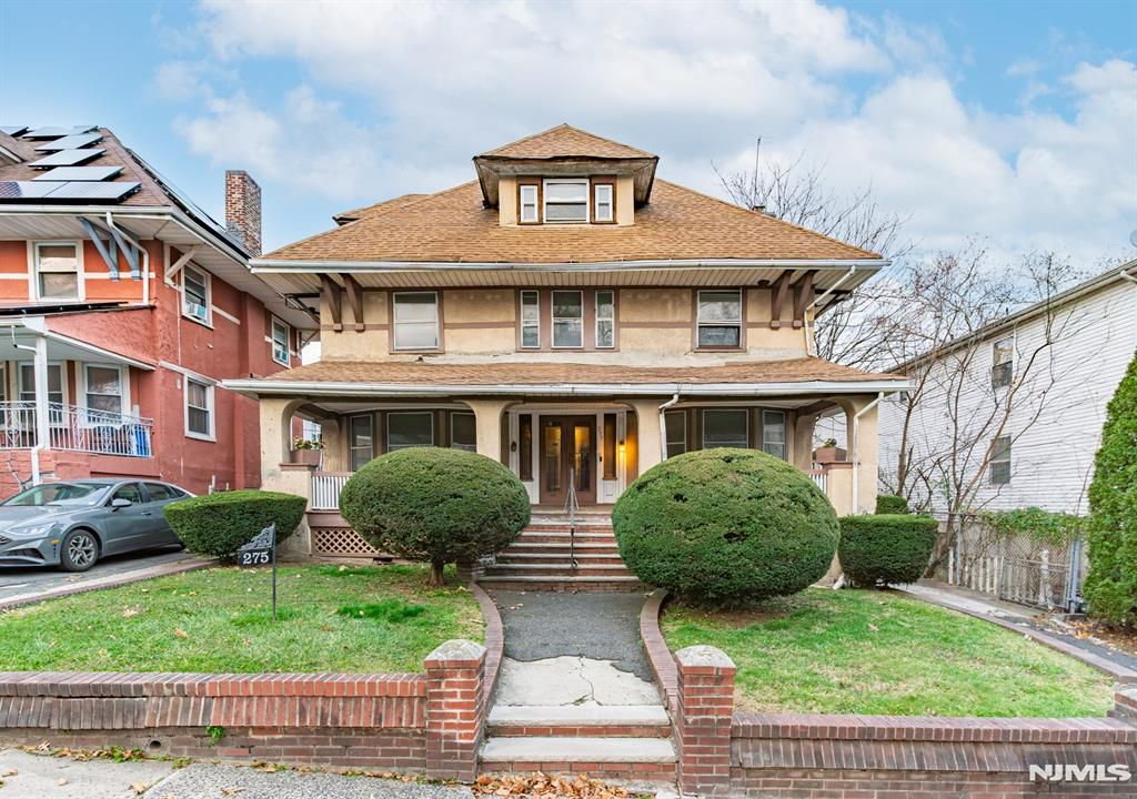 Photo of 277 Meeker Avenue, Newark, NJ 07112 (MLS # 25042829)